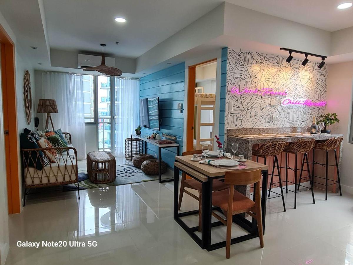 Holiday Escape Philippines マニラ市 エクステリア 写真
