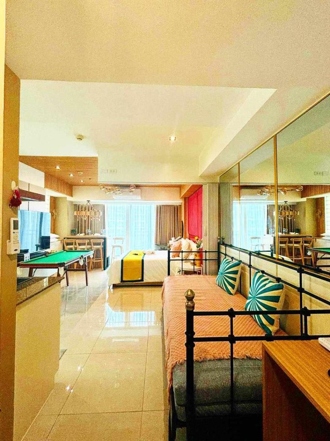 Holiday Escape Philippines マニラ市 エクステリア 写真